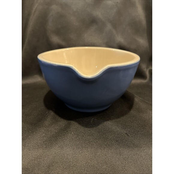 Vintage Deltis 2 Qt. Stoneware Mixing Bowl Blue with Spout Made in Portugal - Picture 5 of 10